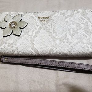 Guess Wallet